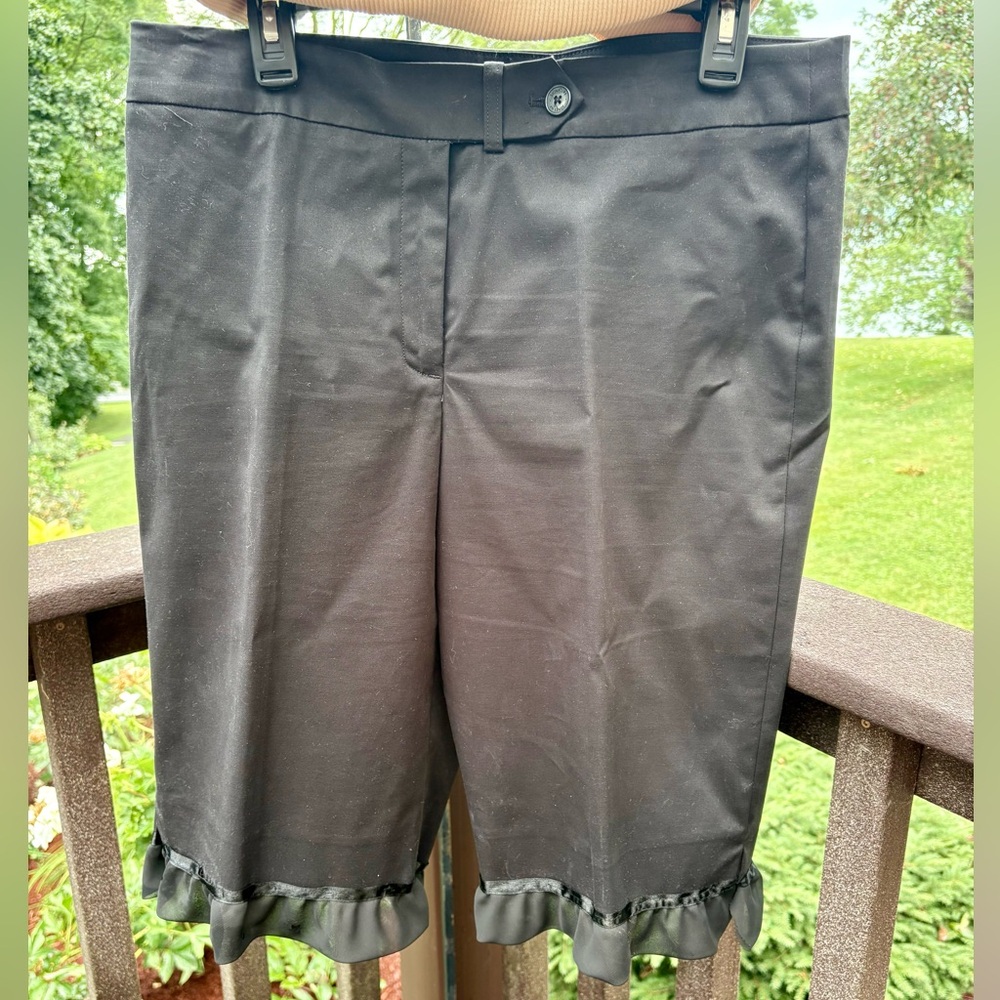 Jones NY Black Bermuda Shorts w/ Ruffle Hem & Tan Sweater Tank w/ Beads Sz 14 L - Picture 2 of 12